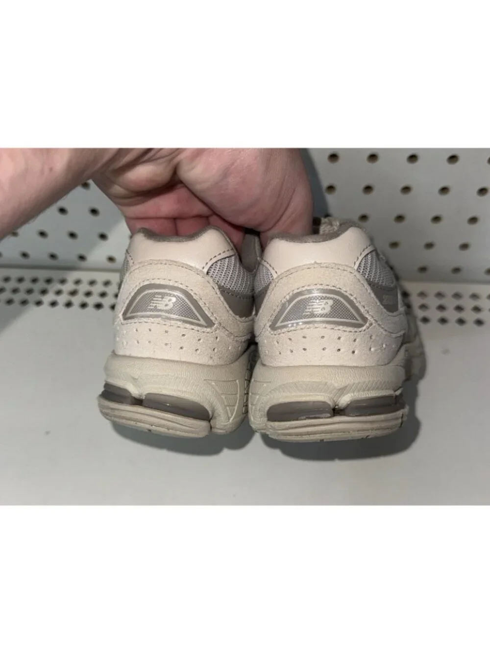 New Balance 2002R Boys Youth Suede Athletic Shoes Sneakers Size 13 Cream